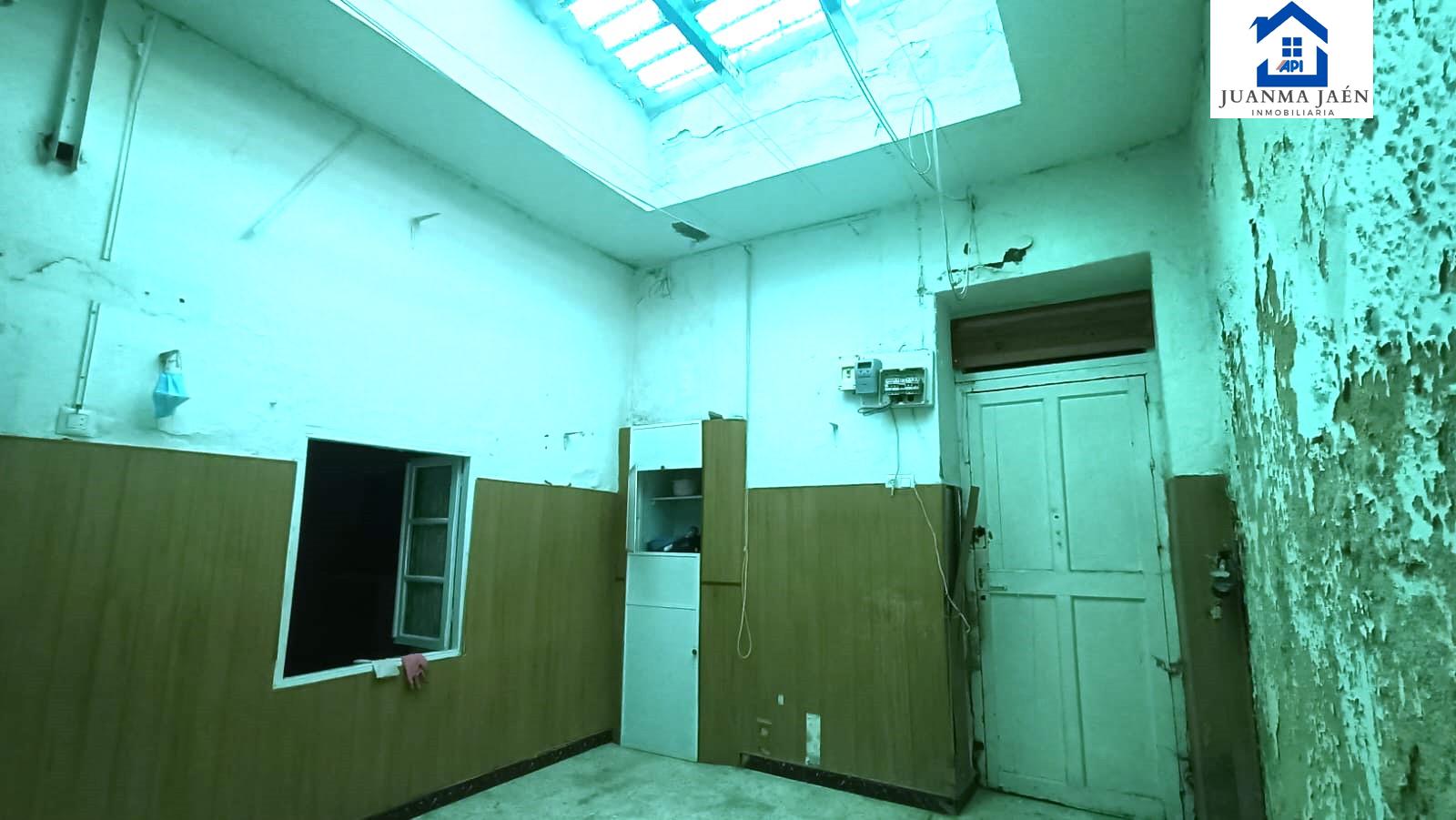 For sale of house in San Fernando