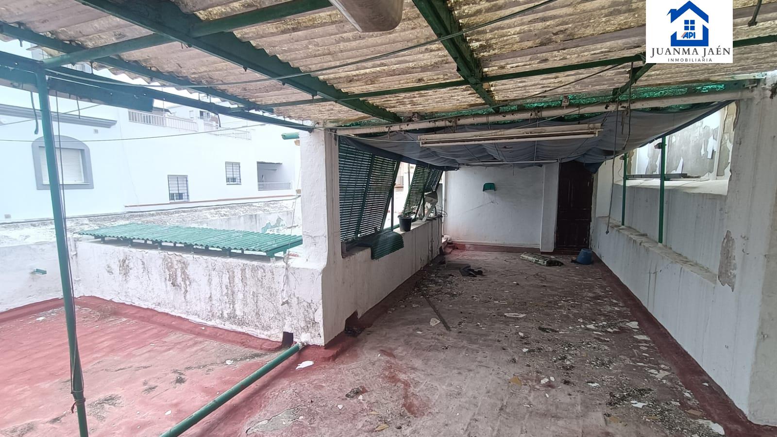 For sale of house in San Fernando