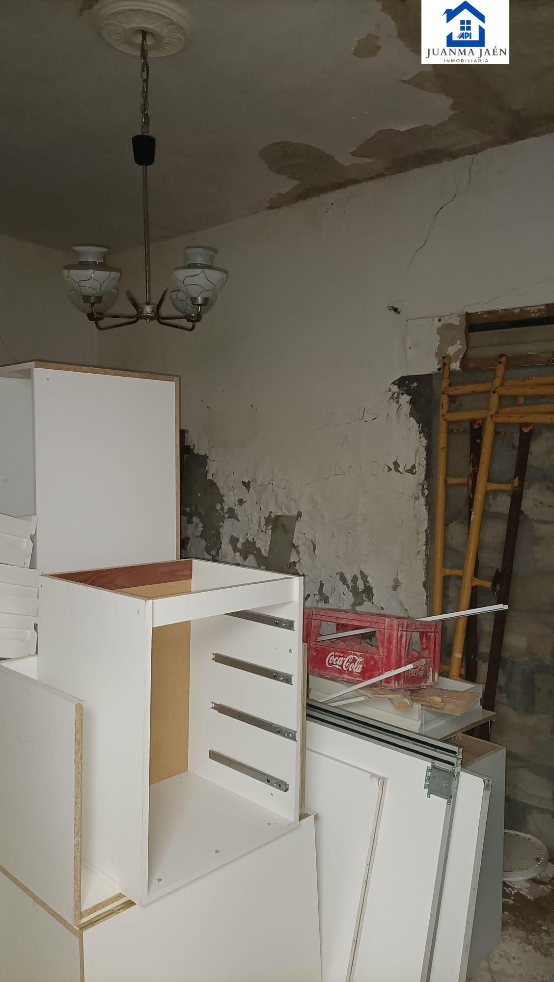 For sale of house in San Fernando