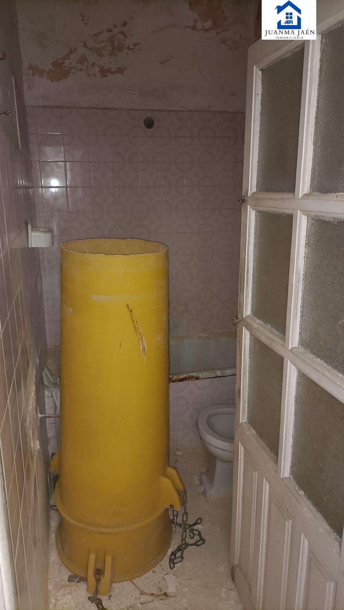 For sale of house in San Fernando