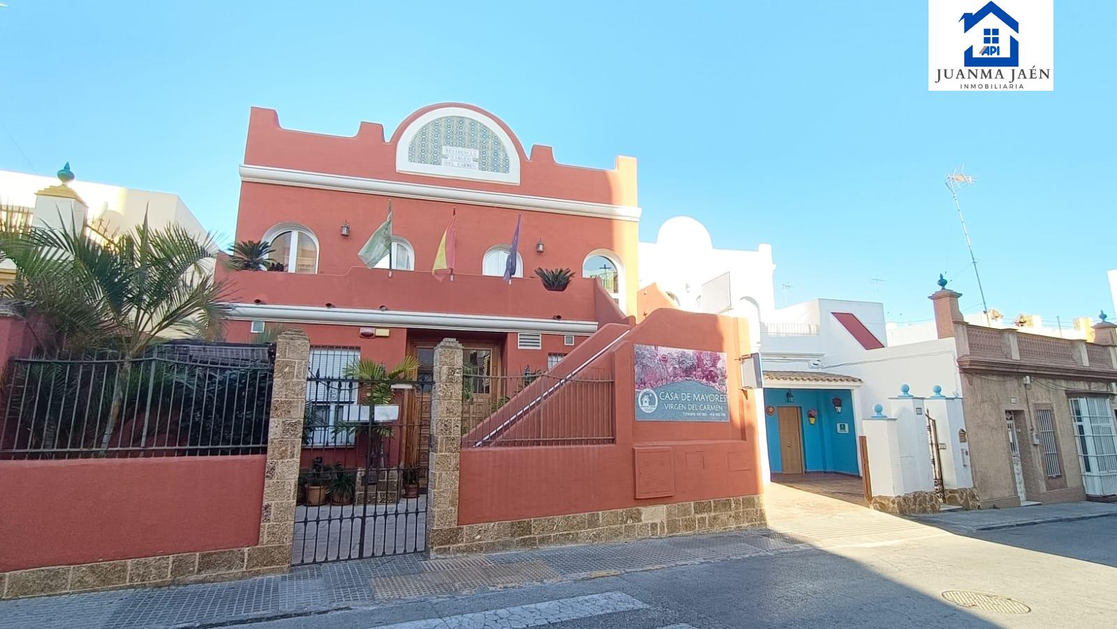 For sale of residence in San Fernando