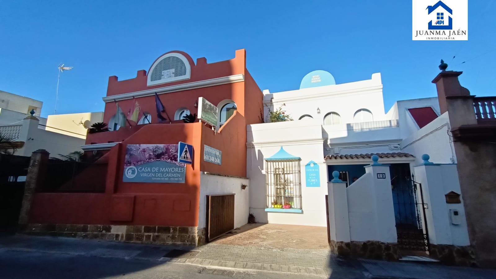 For sale of residence in San Fernando