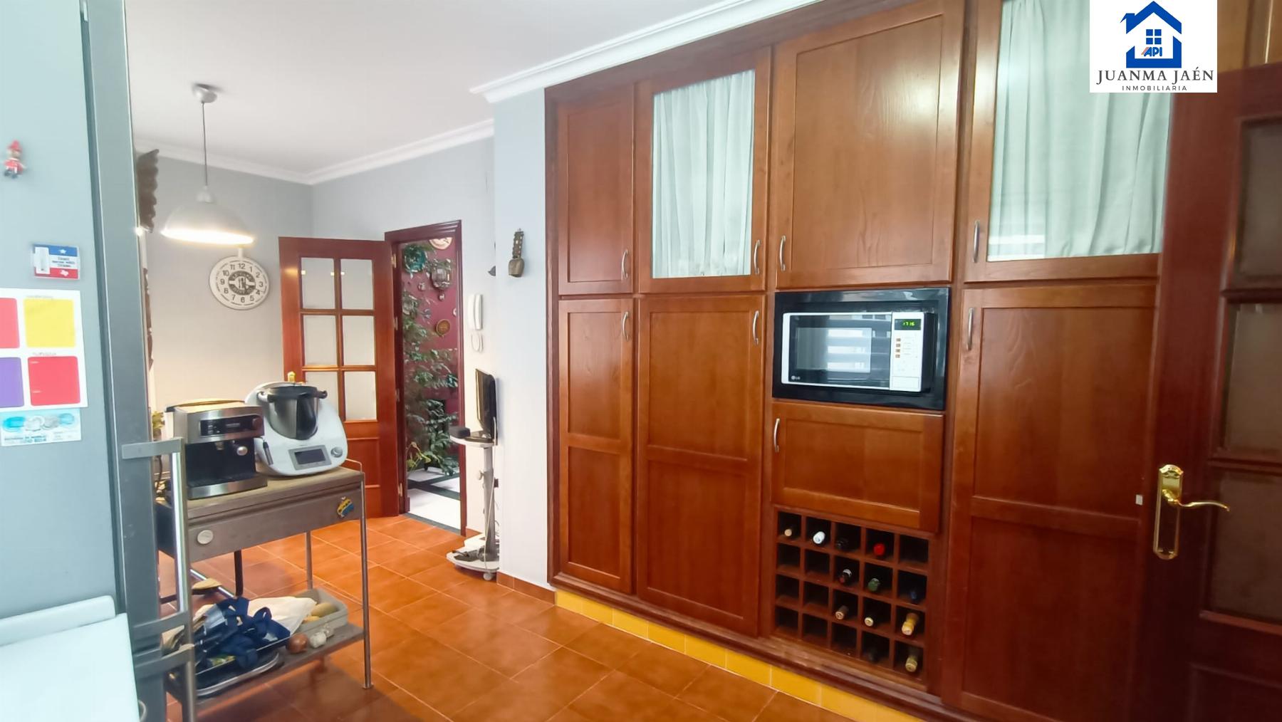 For sale of house in San Fernando