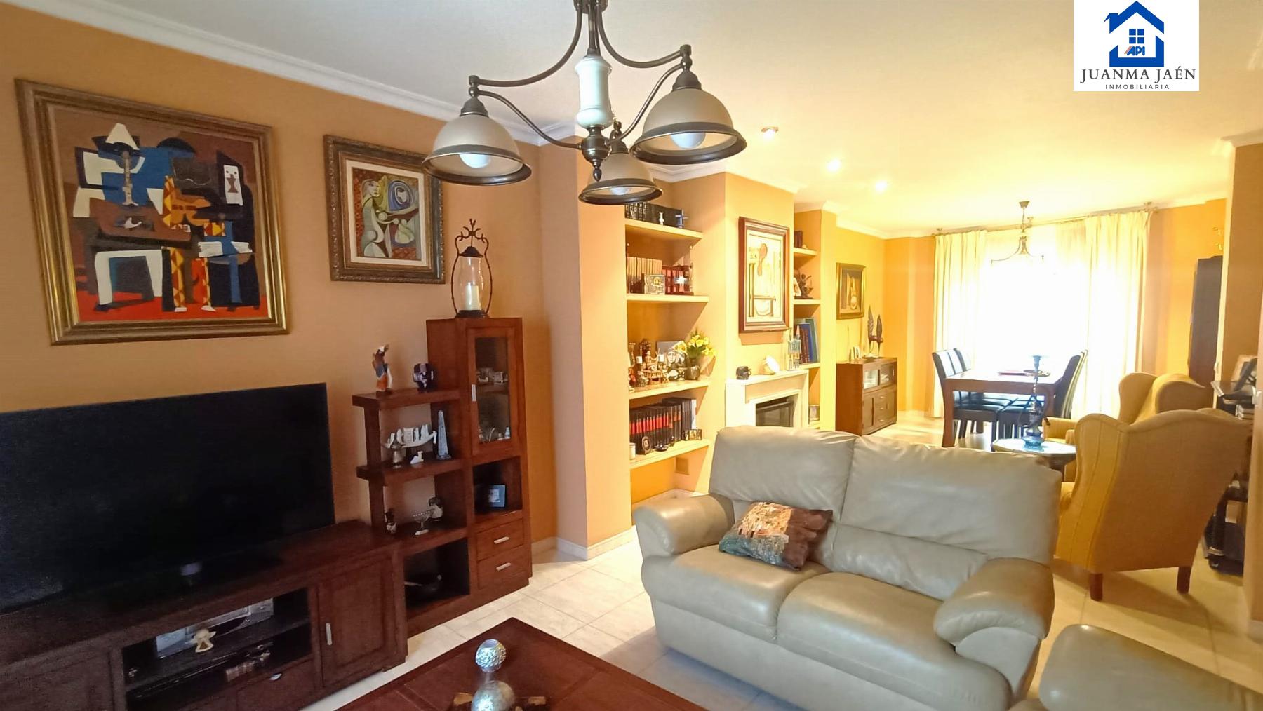 For sale of house in San Fernando