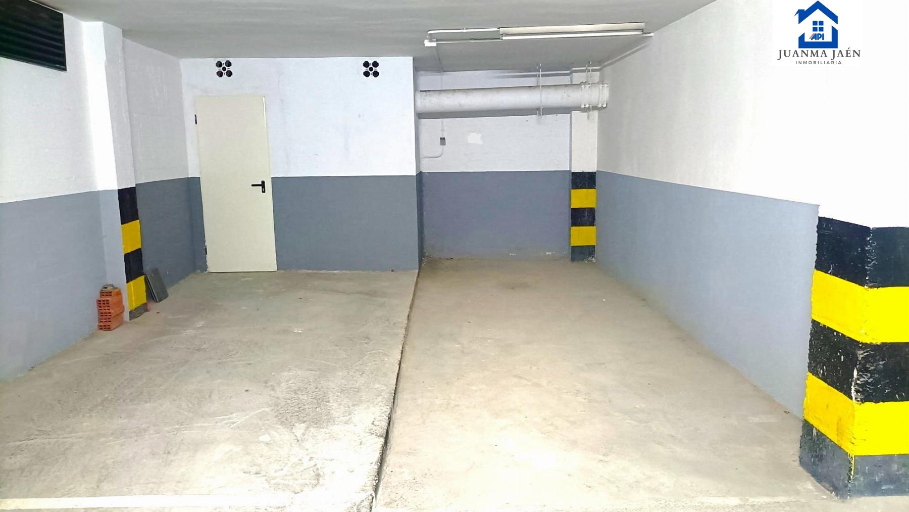 For sale of garage in San Fernando