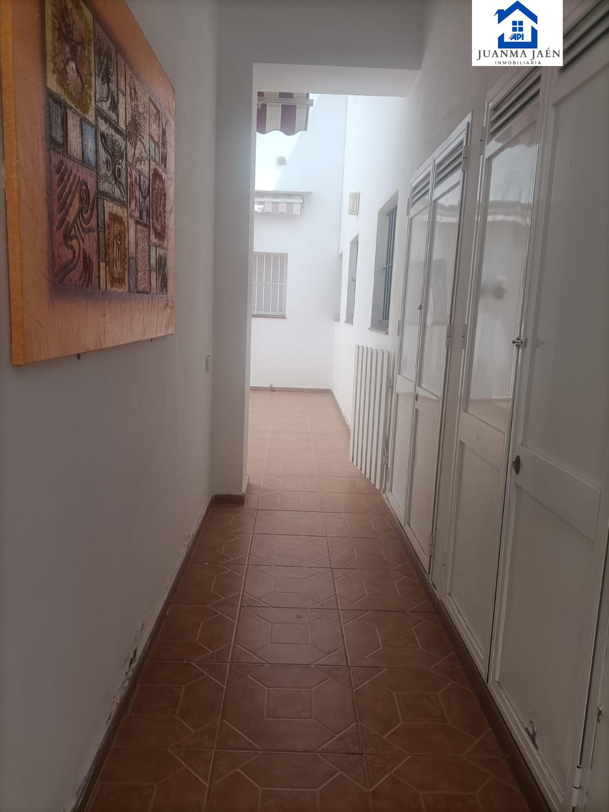 For sale of house in San Fernando