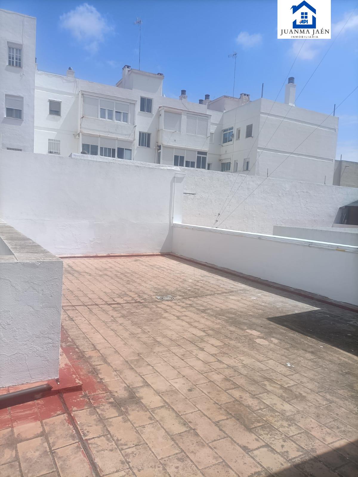 For sale of house in San Fernando