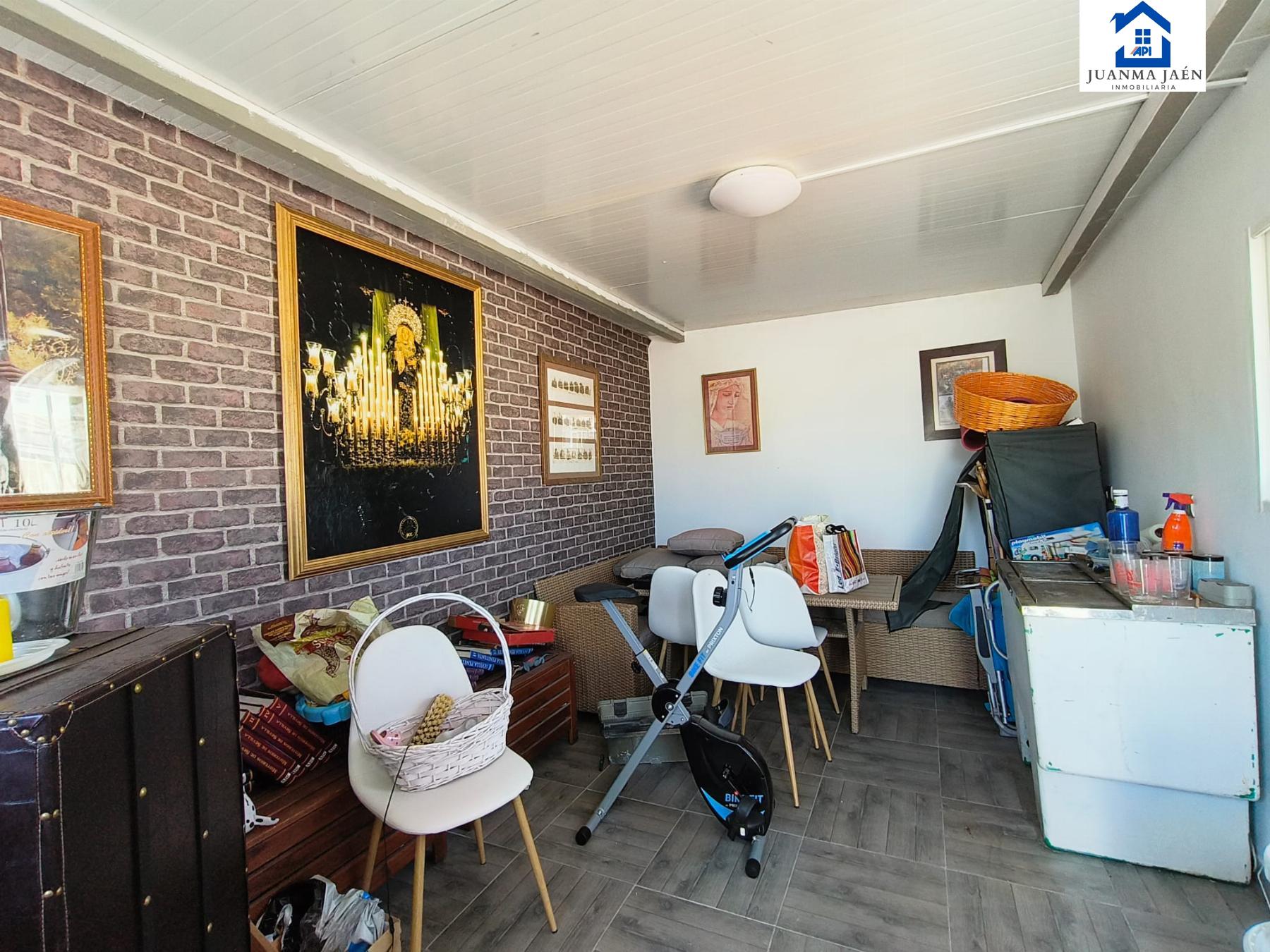 For sale of house in San Fernando