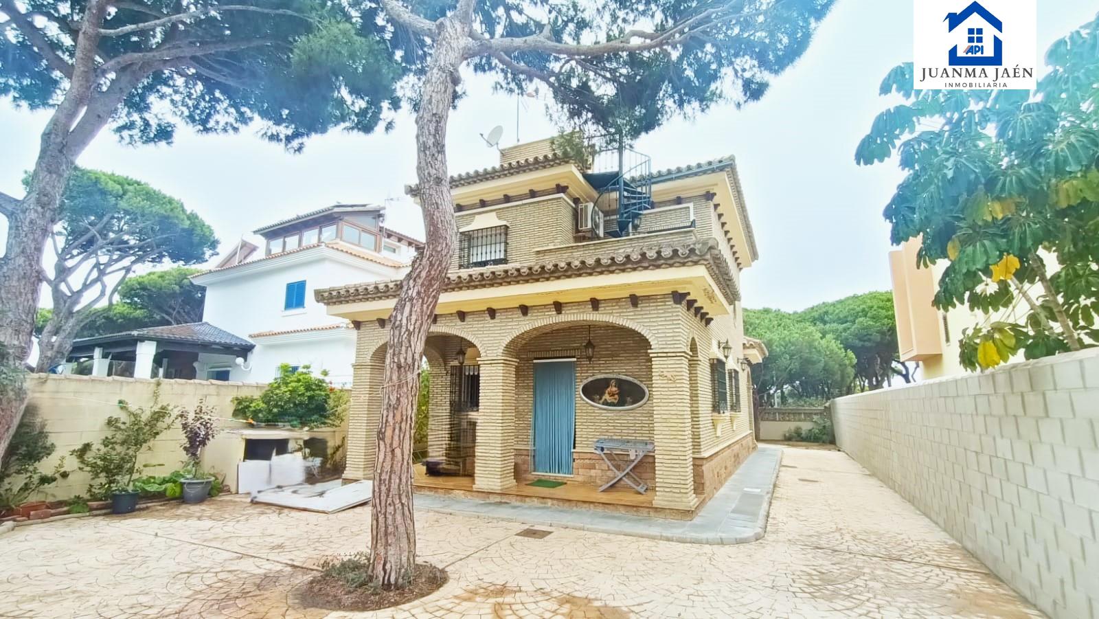 For sale of chalet in Chiclana de la Frontera