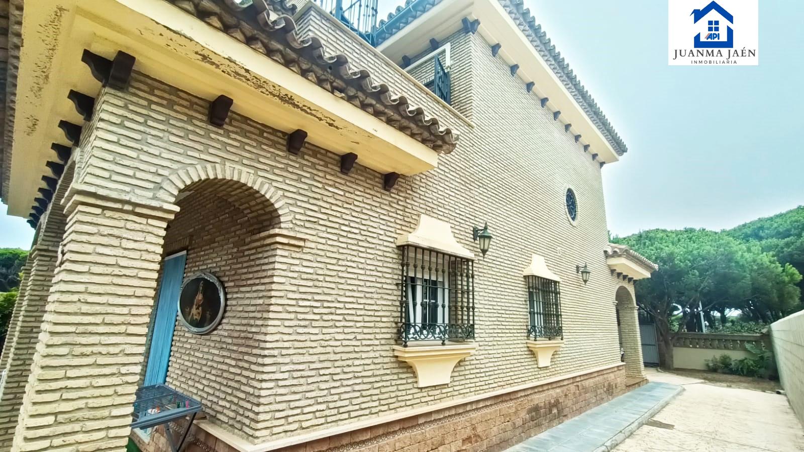 For sale of chalet in Chiclana de la Frontera