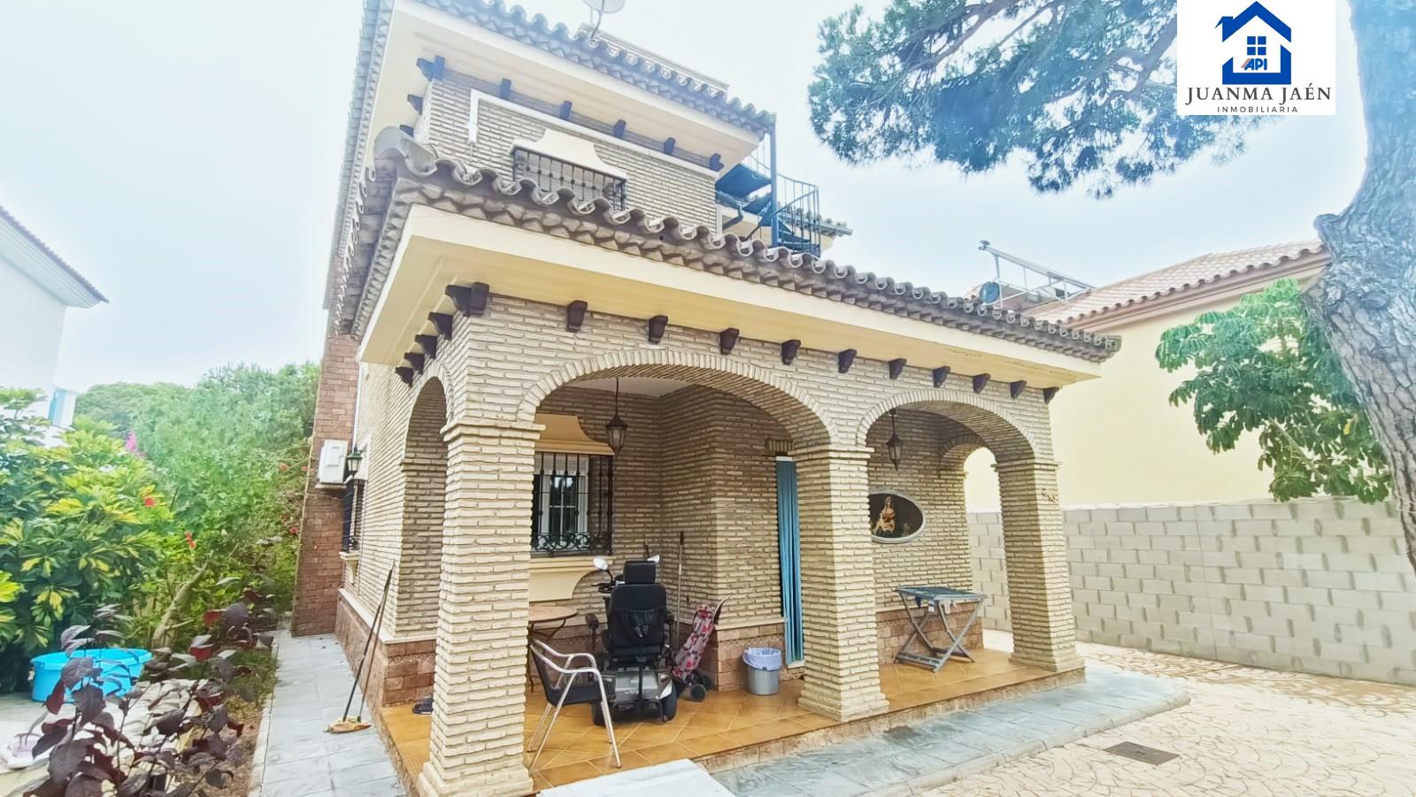 For sale of chalet in Chiclana de la Frontera
