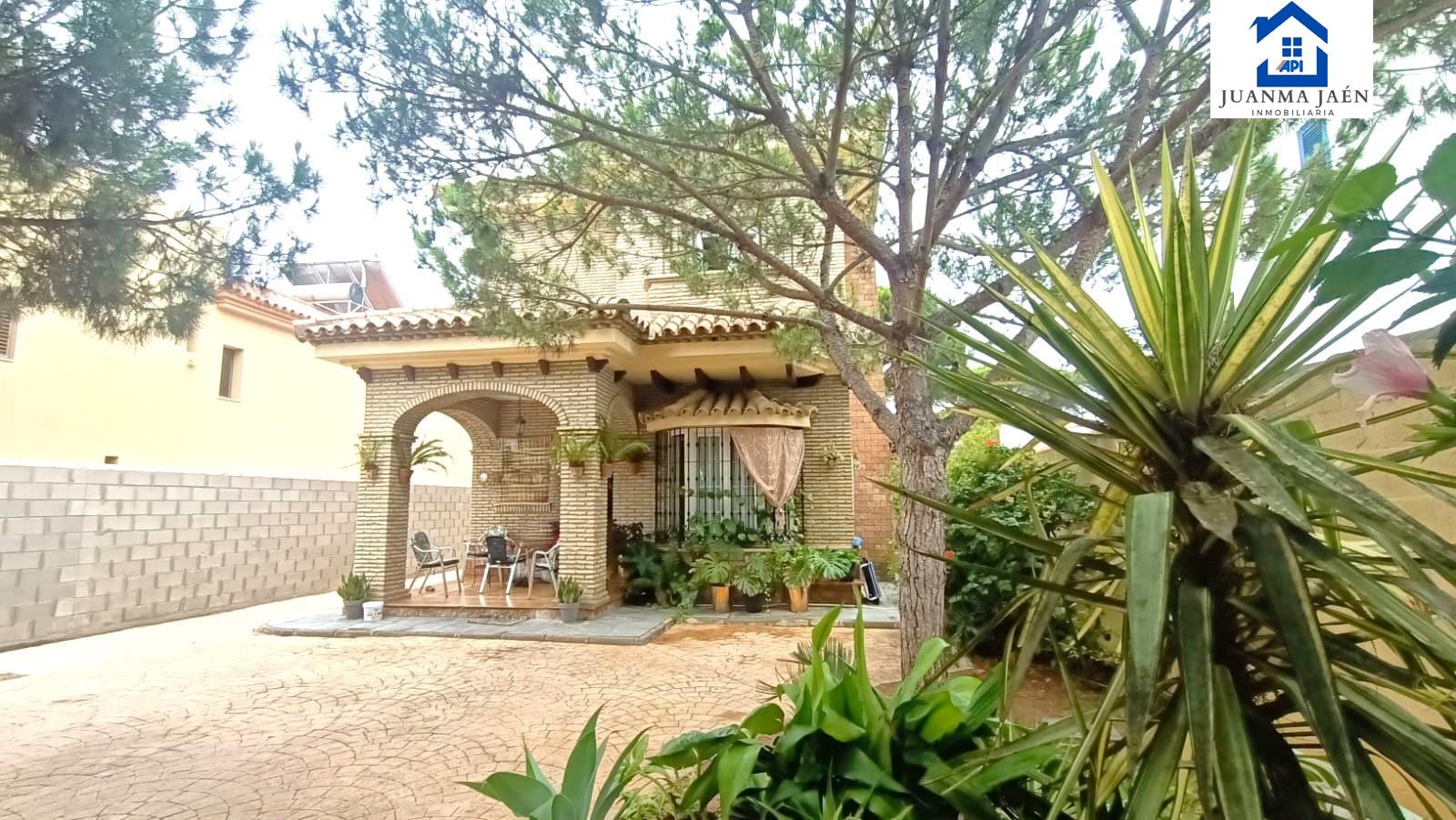 For sale of chalet in Chiclana de la Frontera