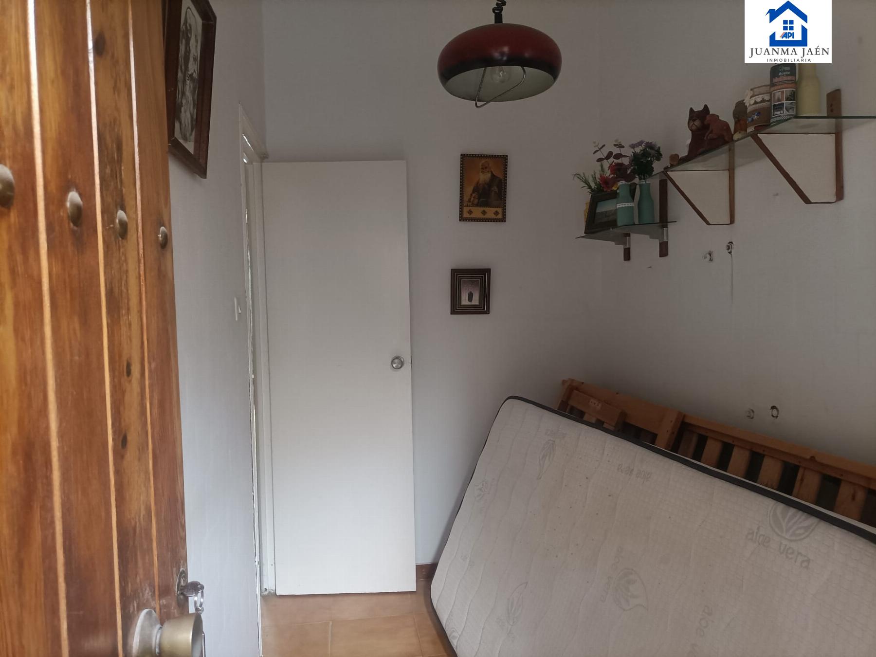 For sale of house in San Fernando