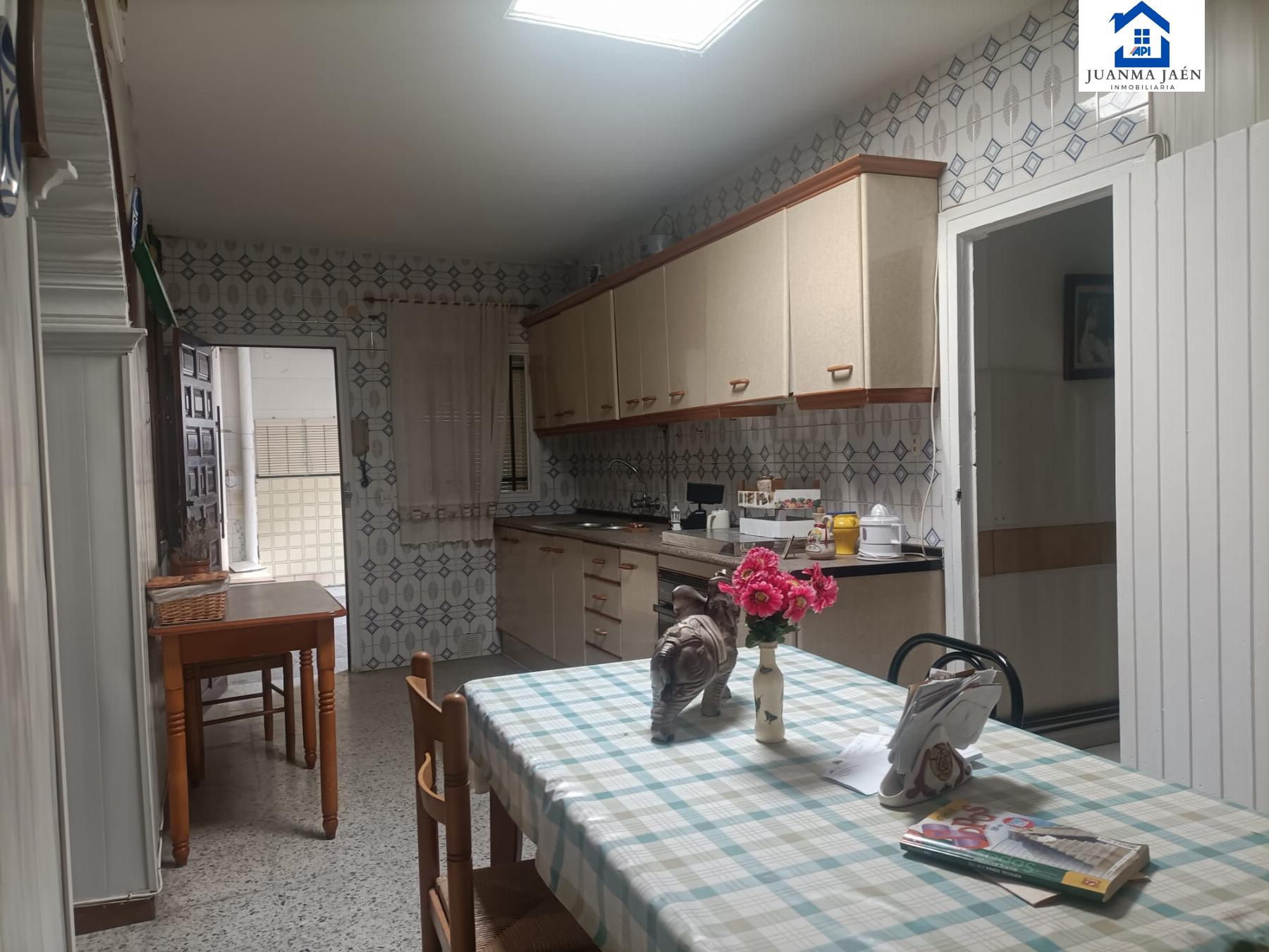 For sale of house in San Fernando