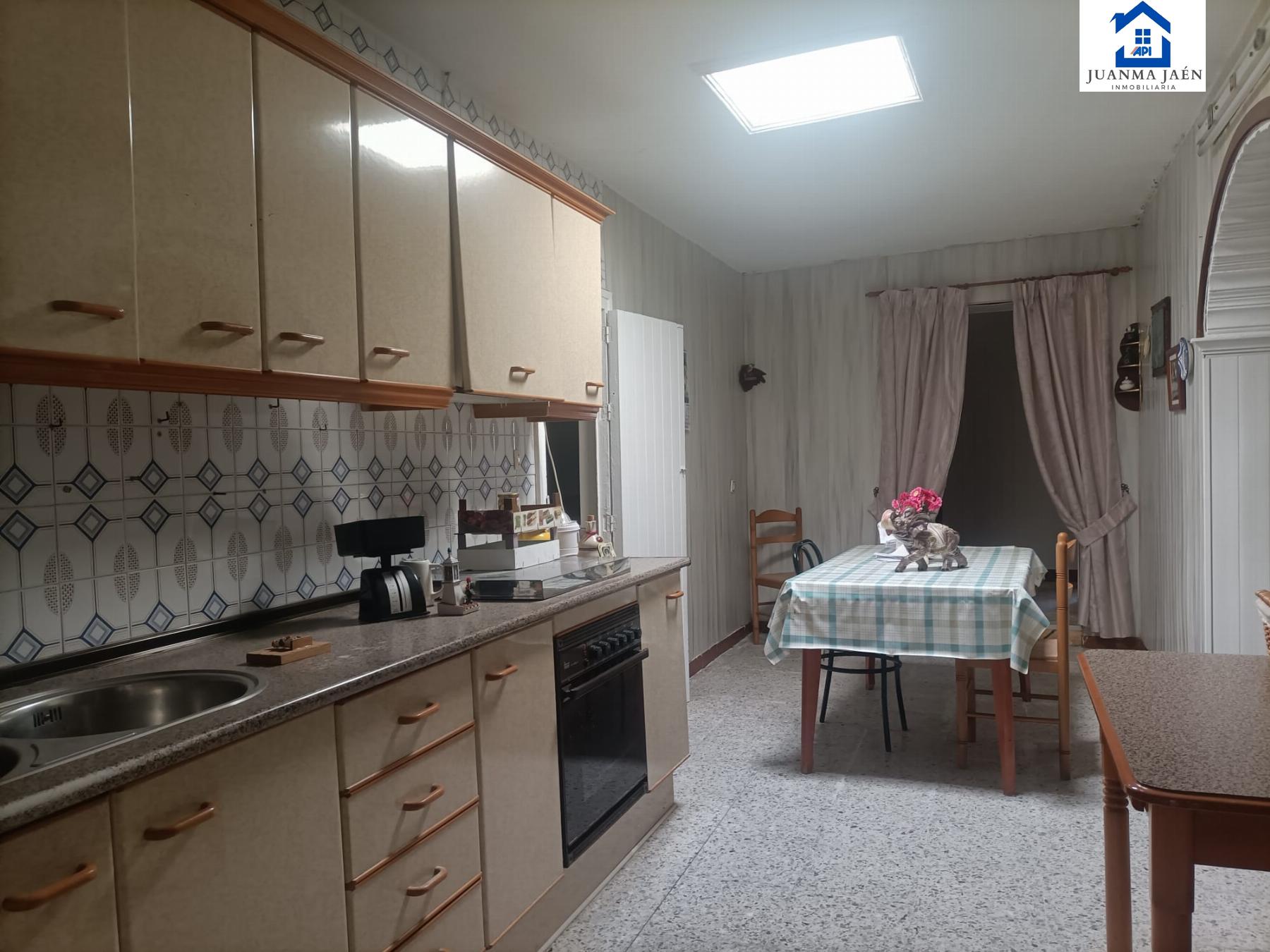For sale of house in San Fernando