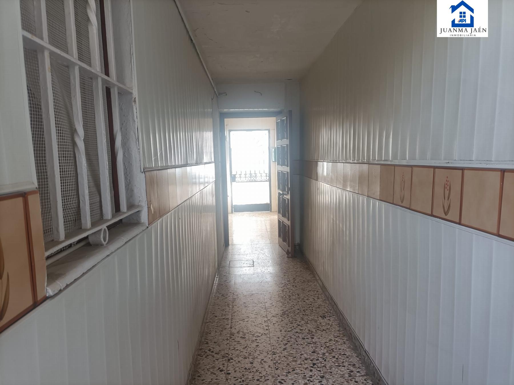 For sale of house in San Fernando