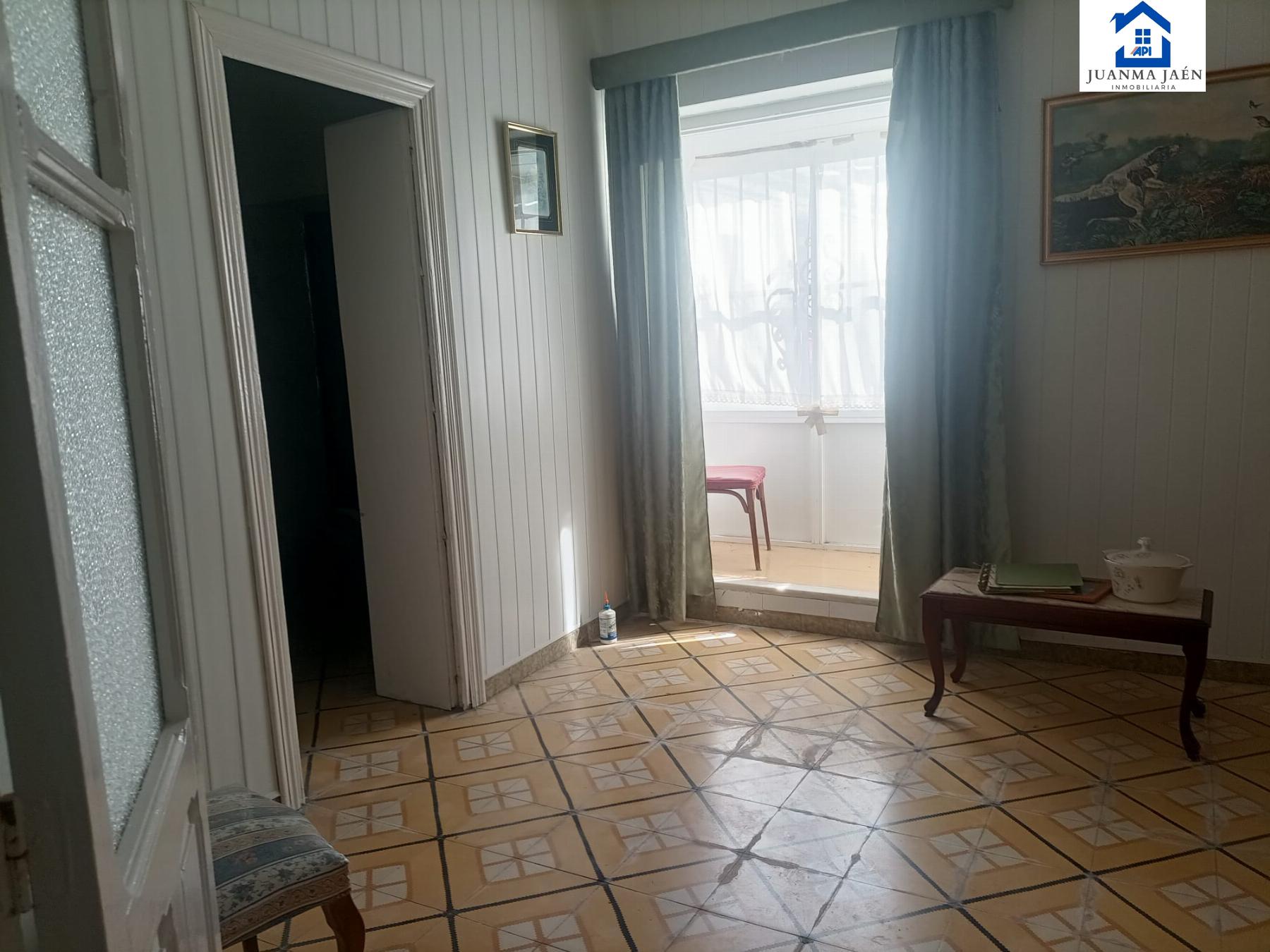 For sale of house in San Fernando