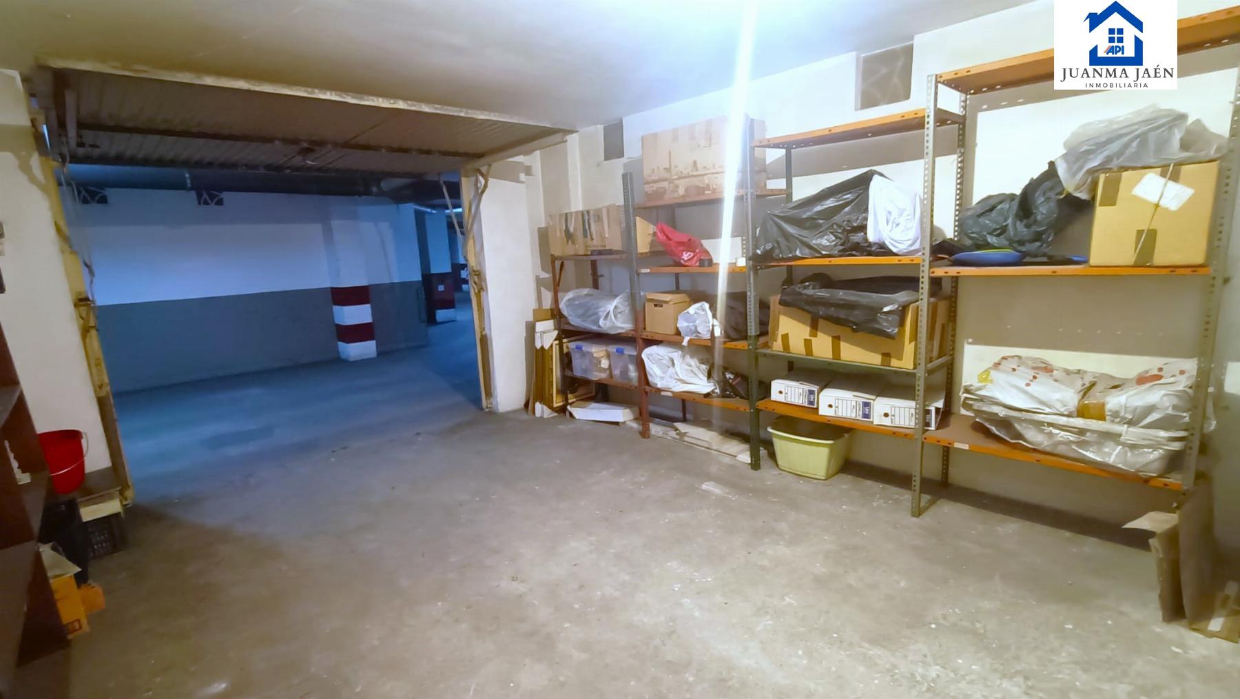 For sale of garage in San Fernando