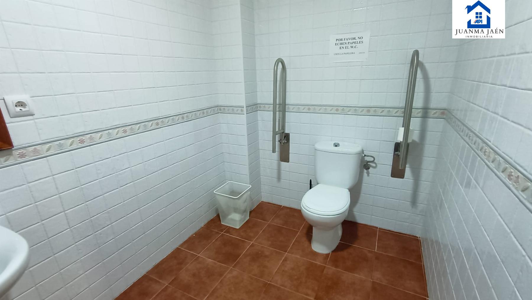For sale of commercial in San Fernando