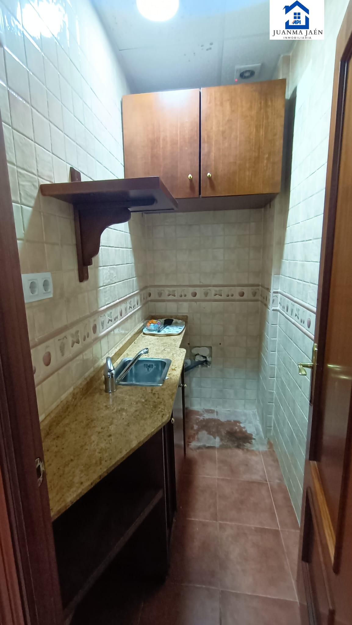 For sale of commercial in San Fernando