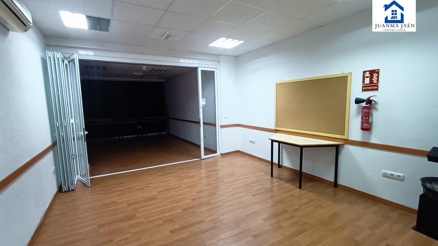 For sale of commercial in San Fernando