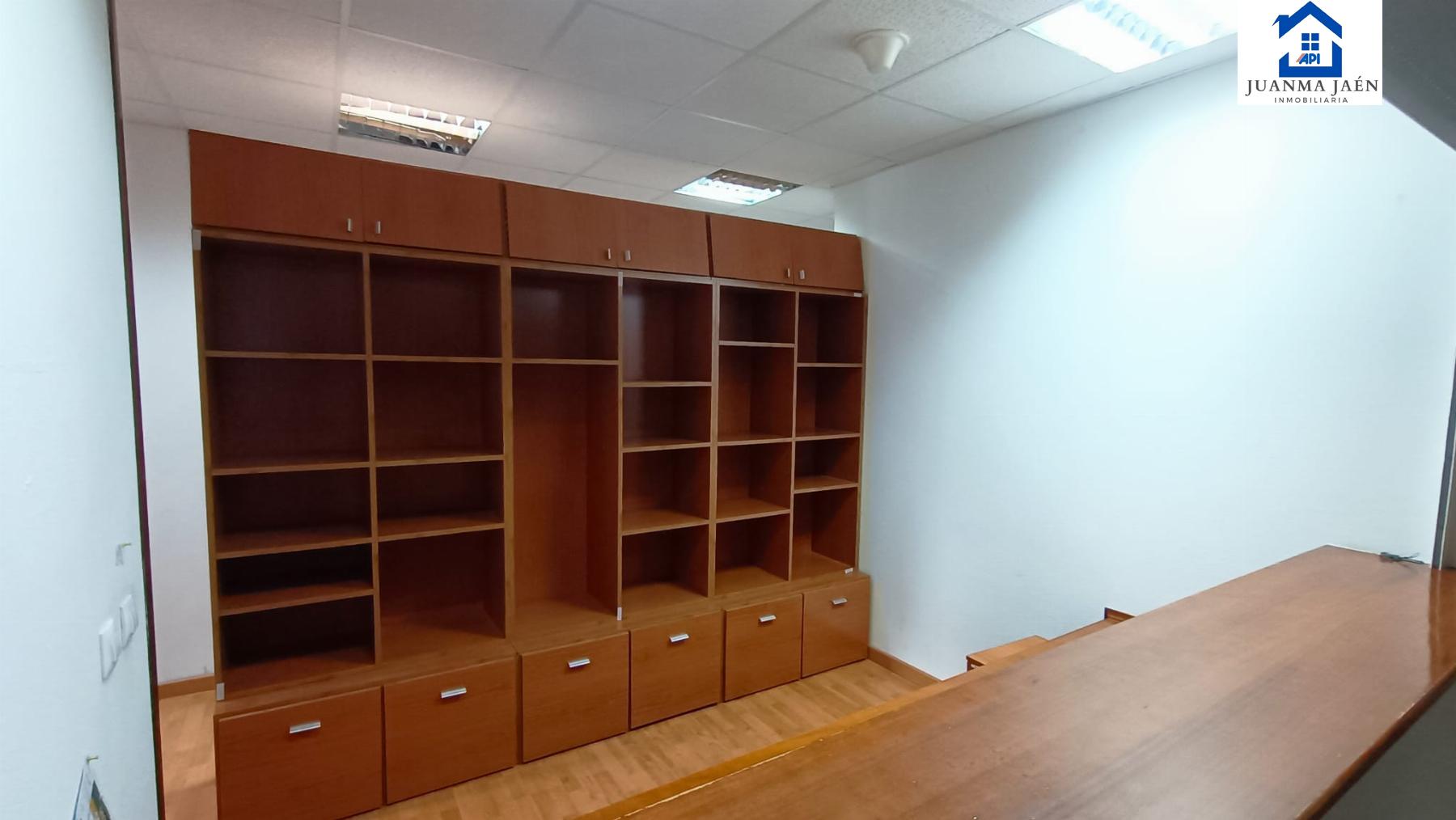 For sale of commercial in San Fernando