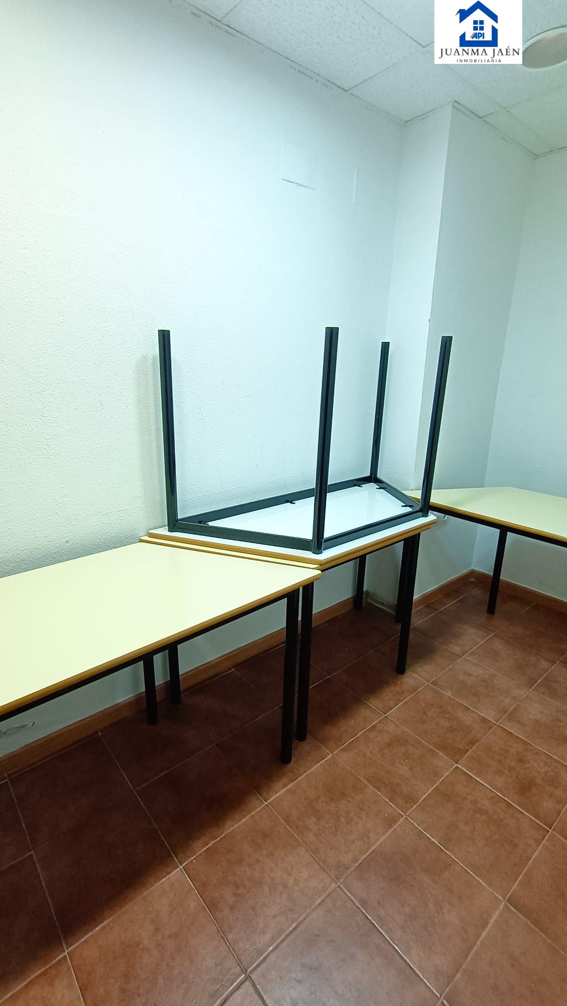 For sale of commercial in San Fernando