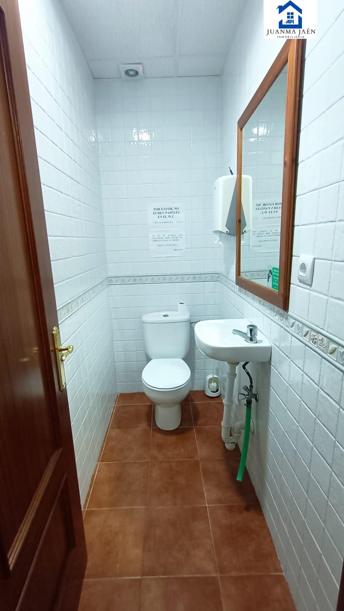 For sale of commercial in San Fernando