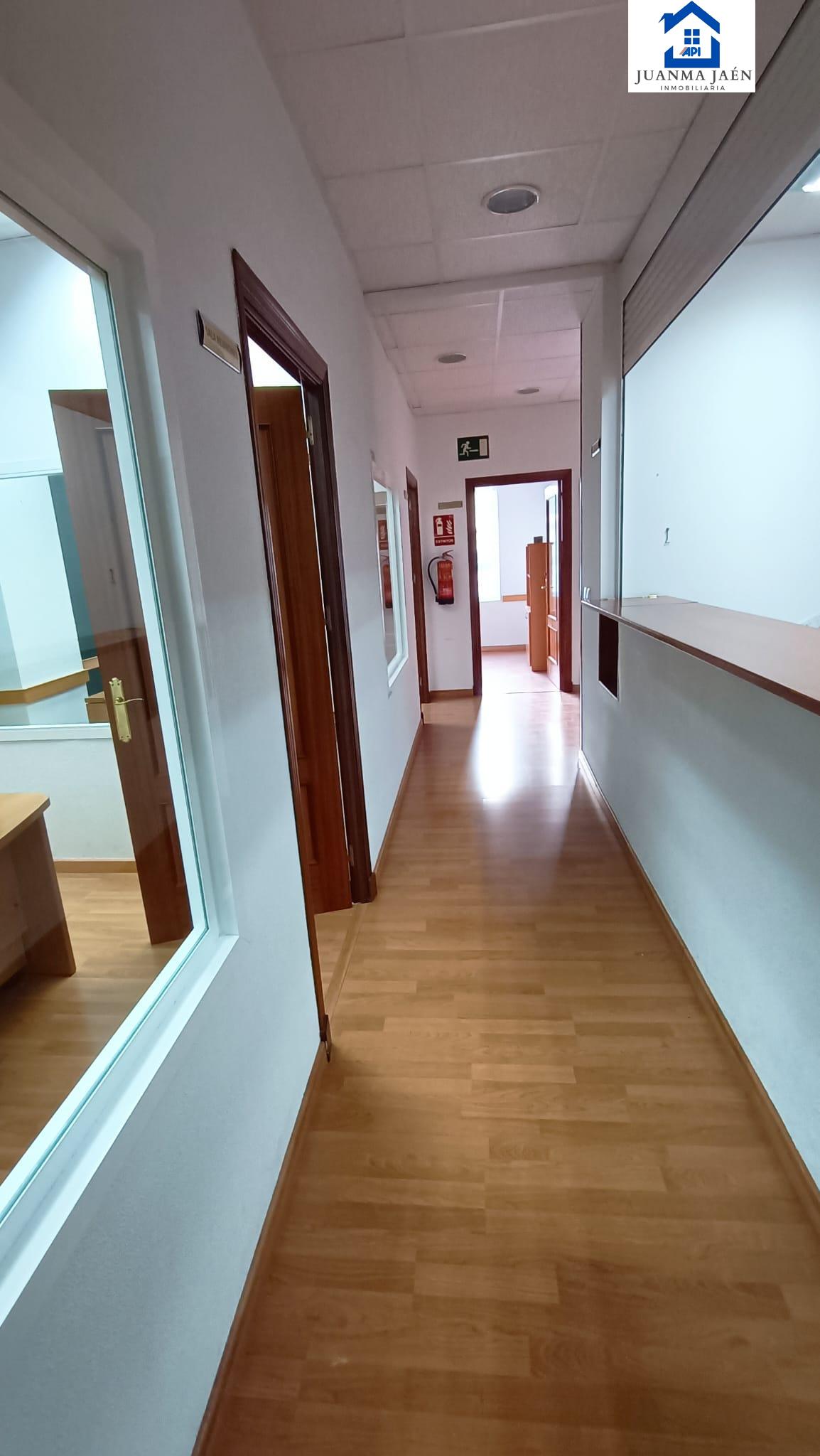 For sale of commercial in San Fernando