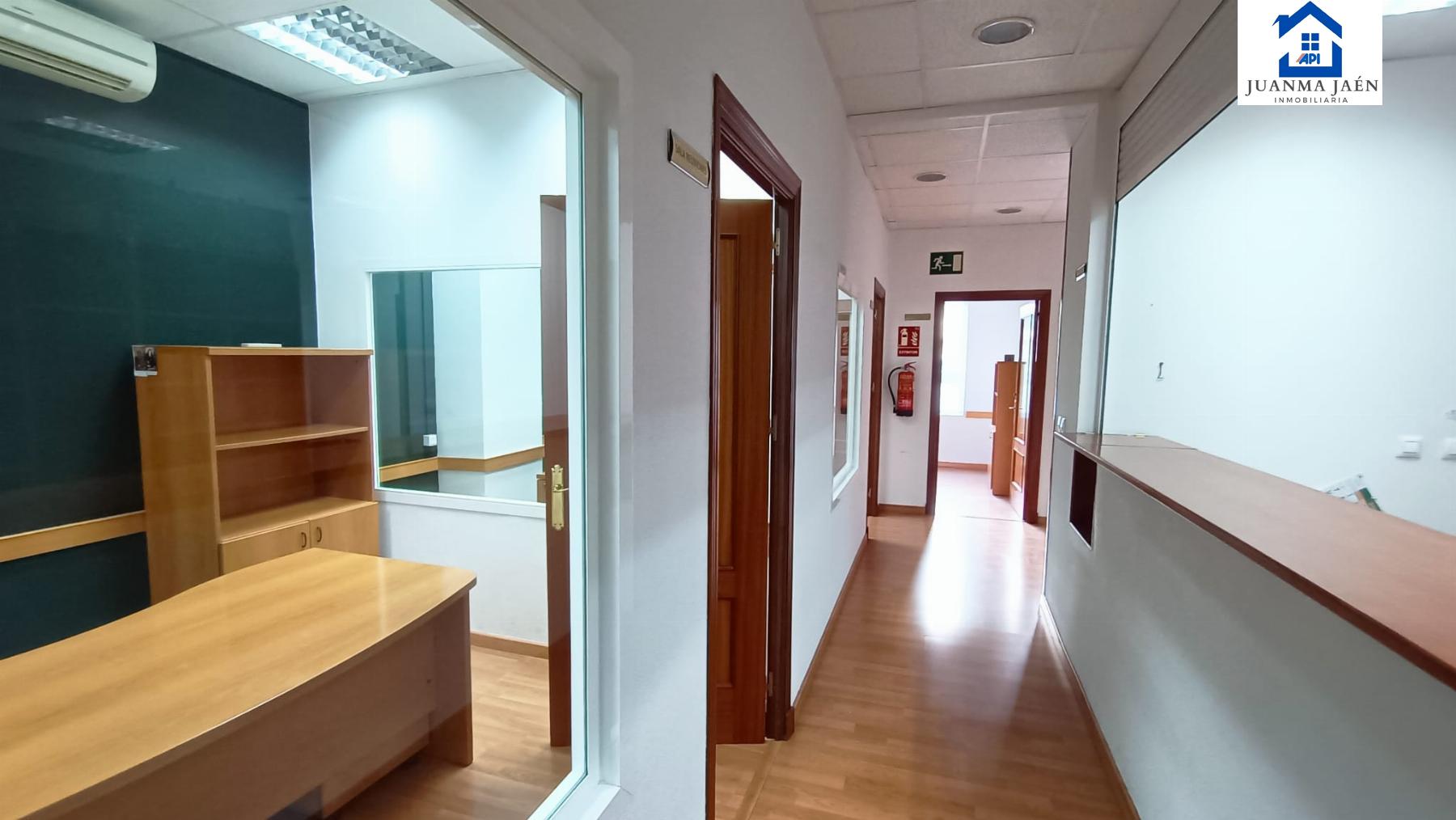 For sale of commercial in San Fernando