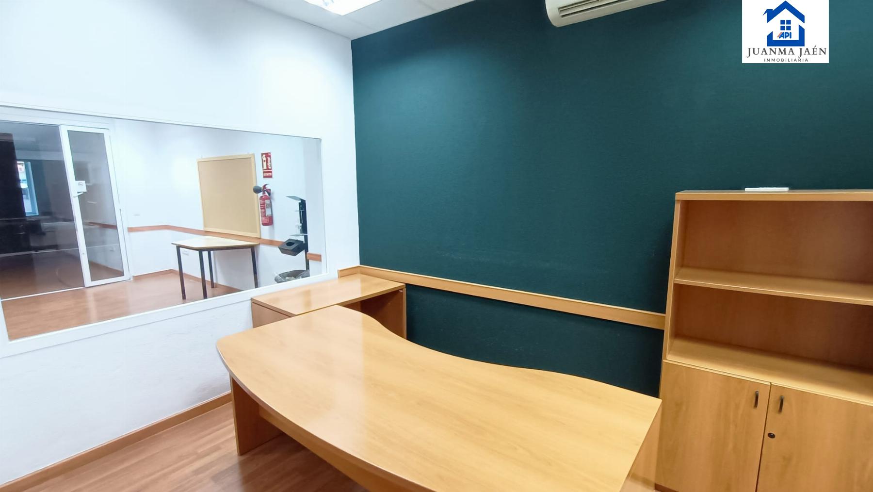 For sale of commercial in San Fernando