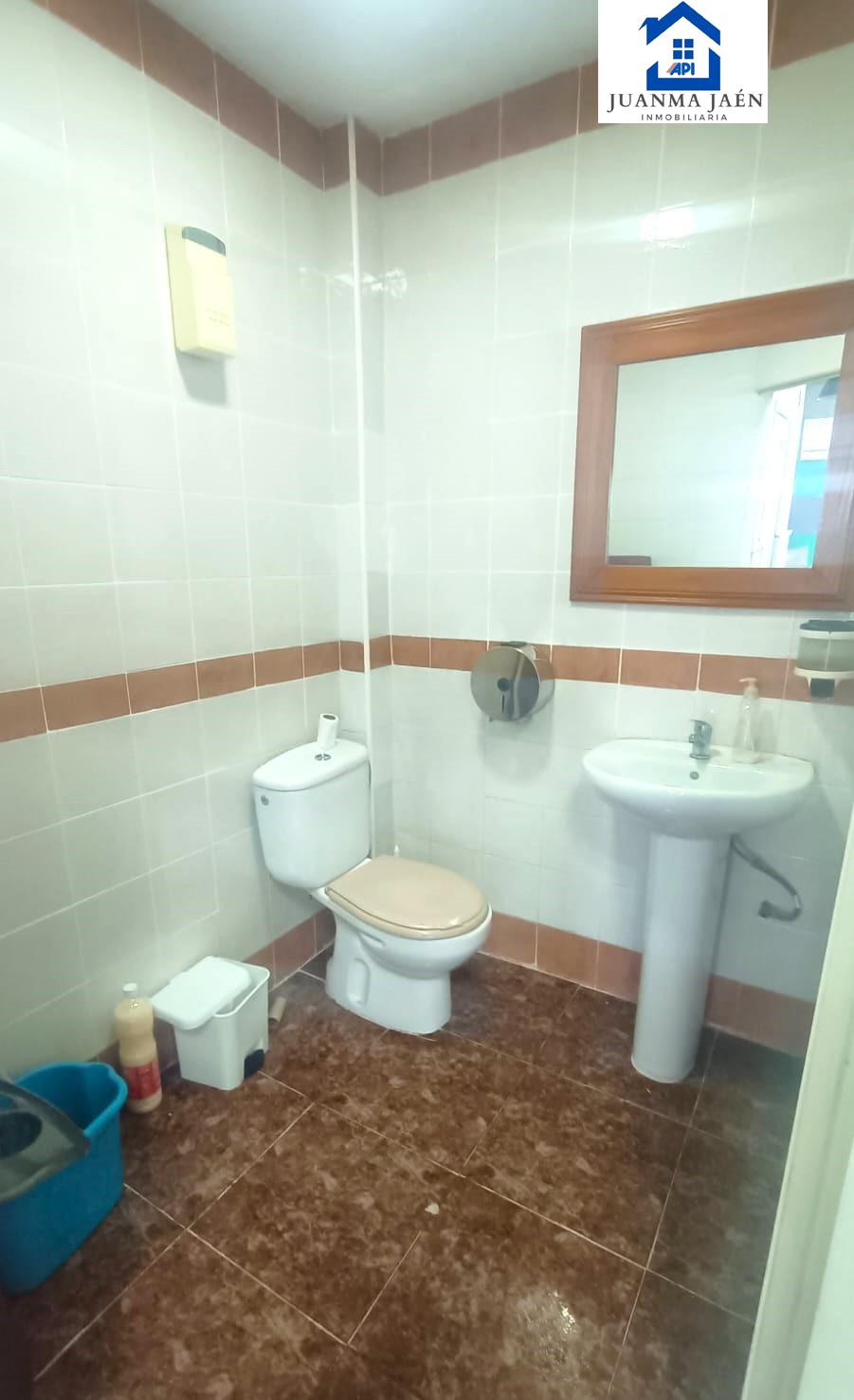 For sale of commercial in San Fernando