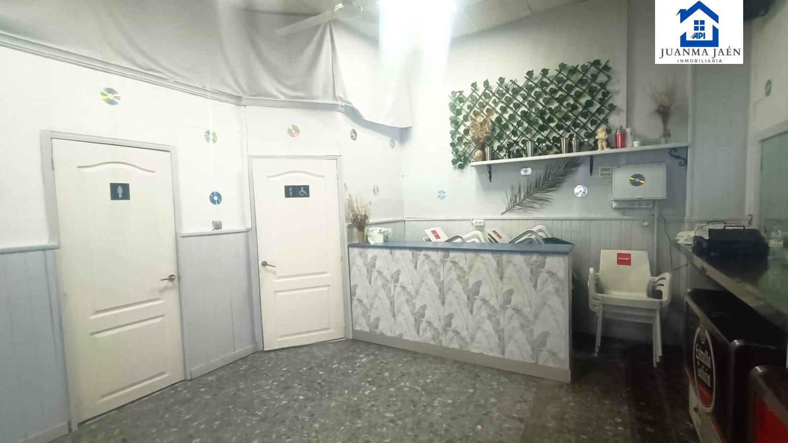 For sale of commercial in San Fernando