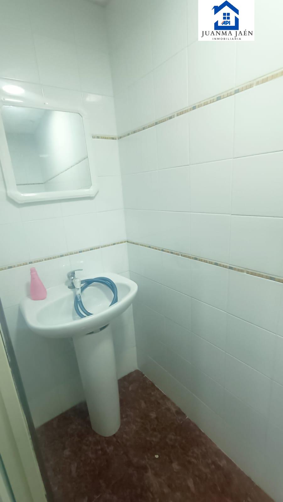 For sale of commercial in San Fernando