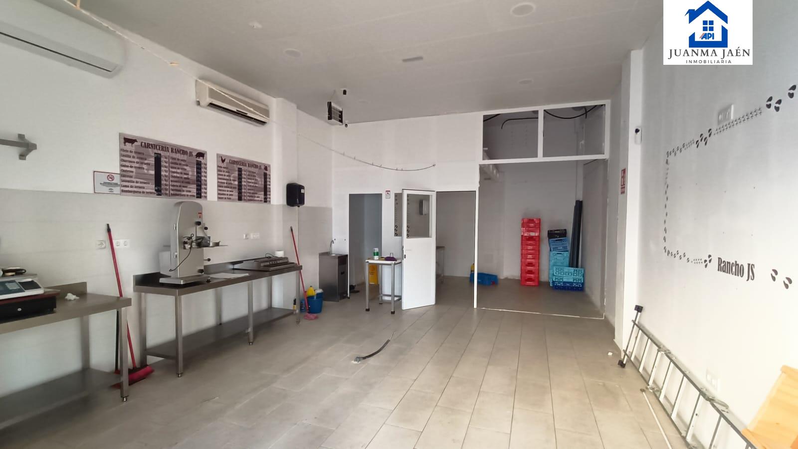 For sale of commercial in San Fernando