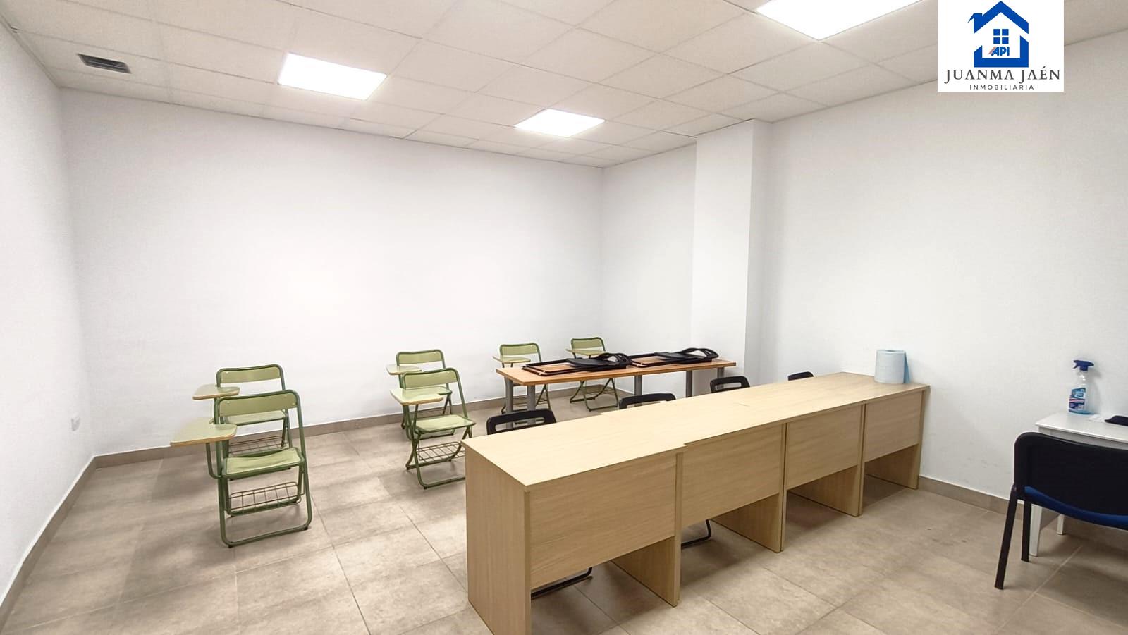 For sale of commercial in San Fernando