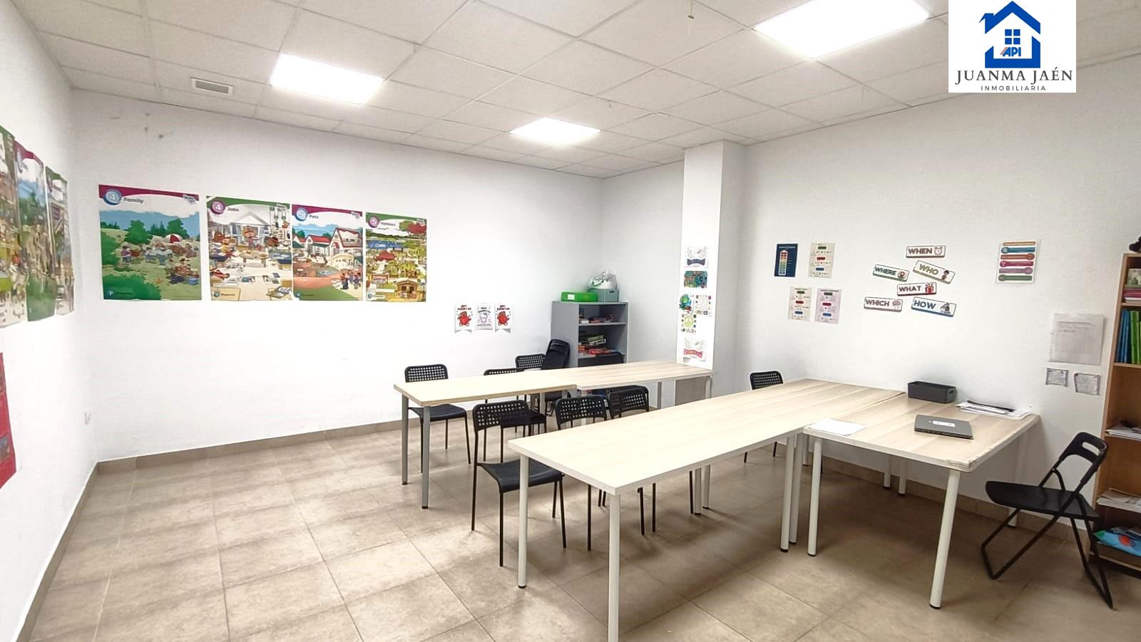 For sale of commercial in San Fernando