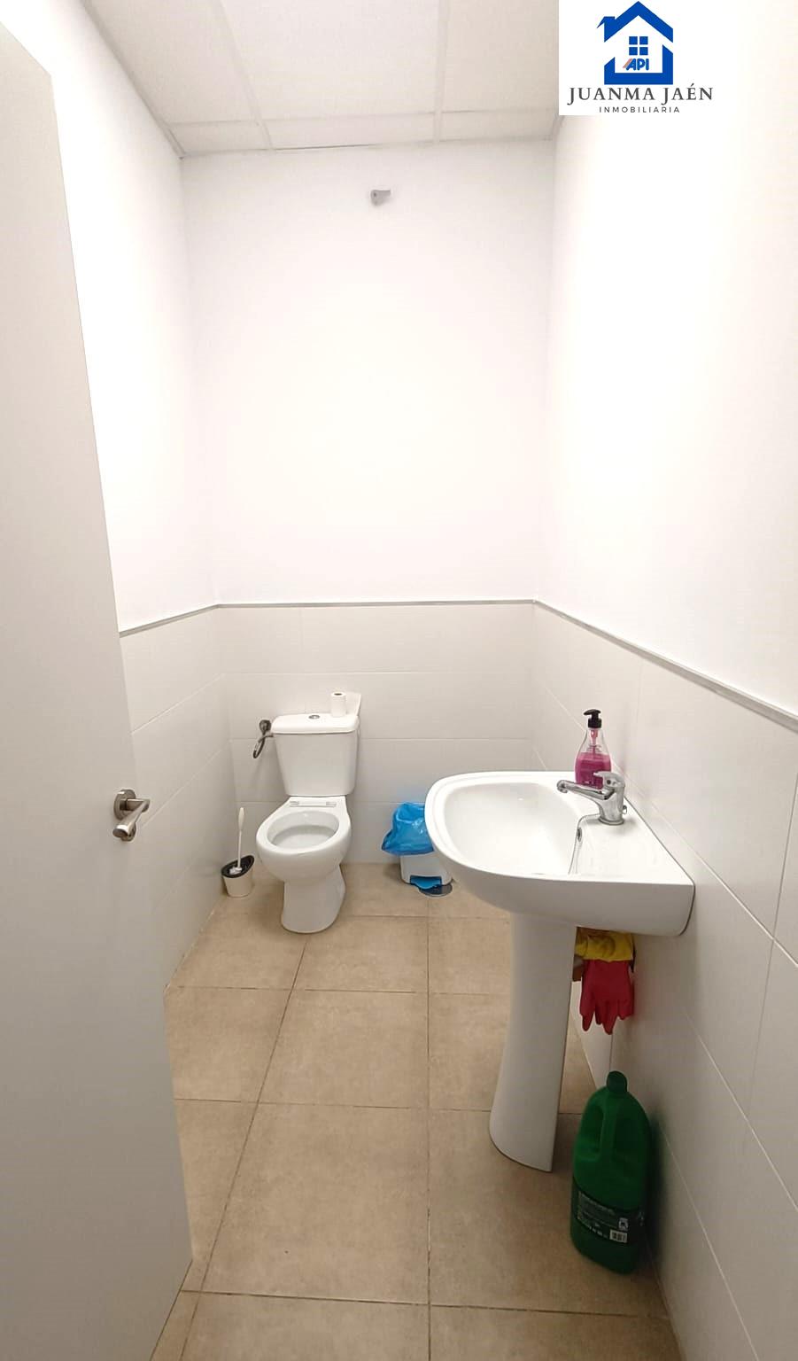 For sale of commercial in San Fernando