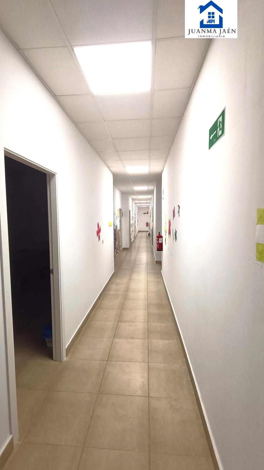 For sale of commercial in San Fernando