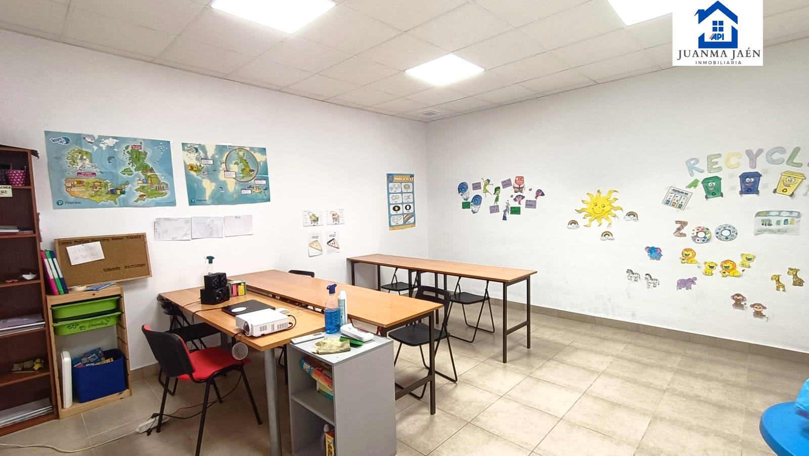 For sale of commercial in San Fernando