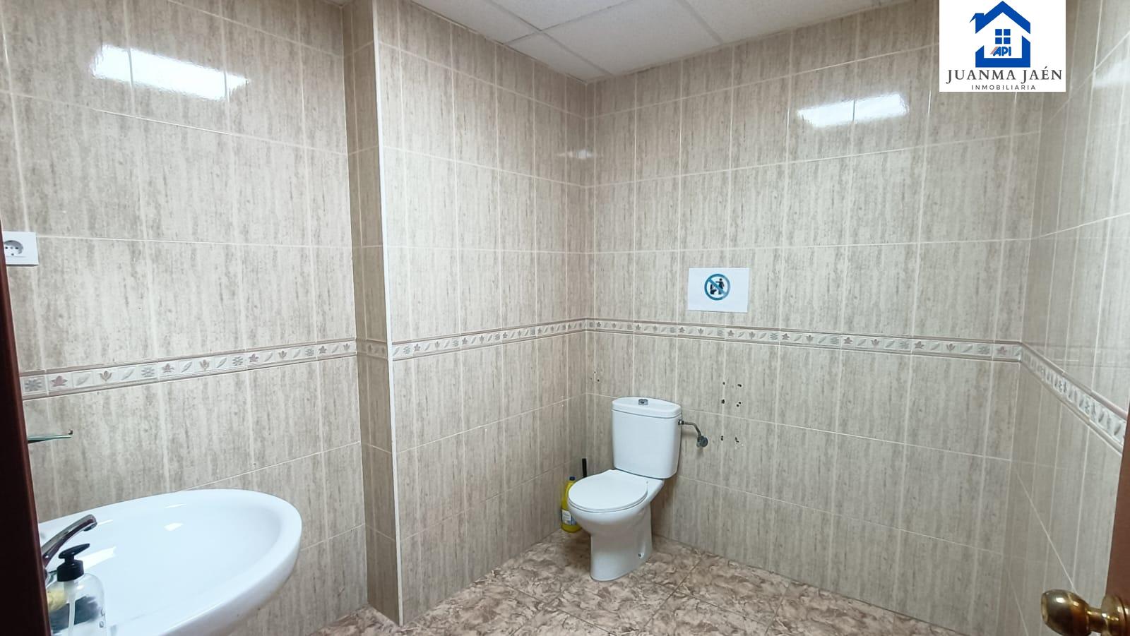 For sale of commercial in San Fernando