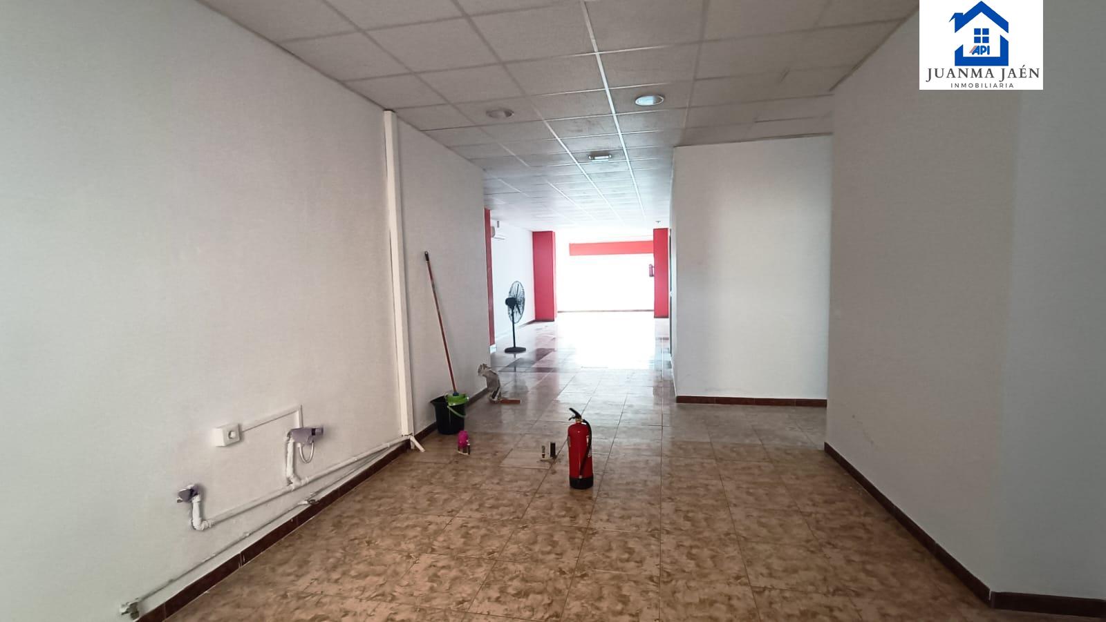 For sale of commercial in San Fernando