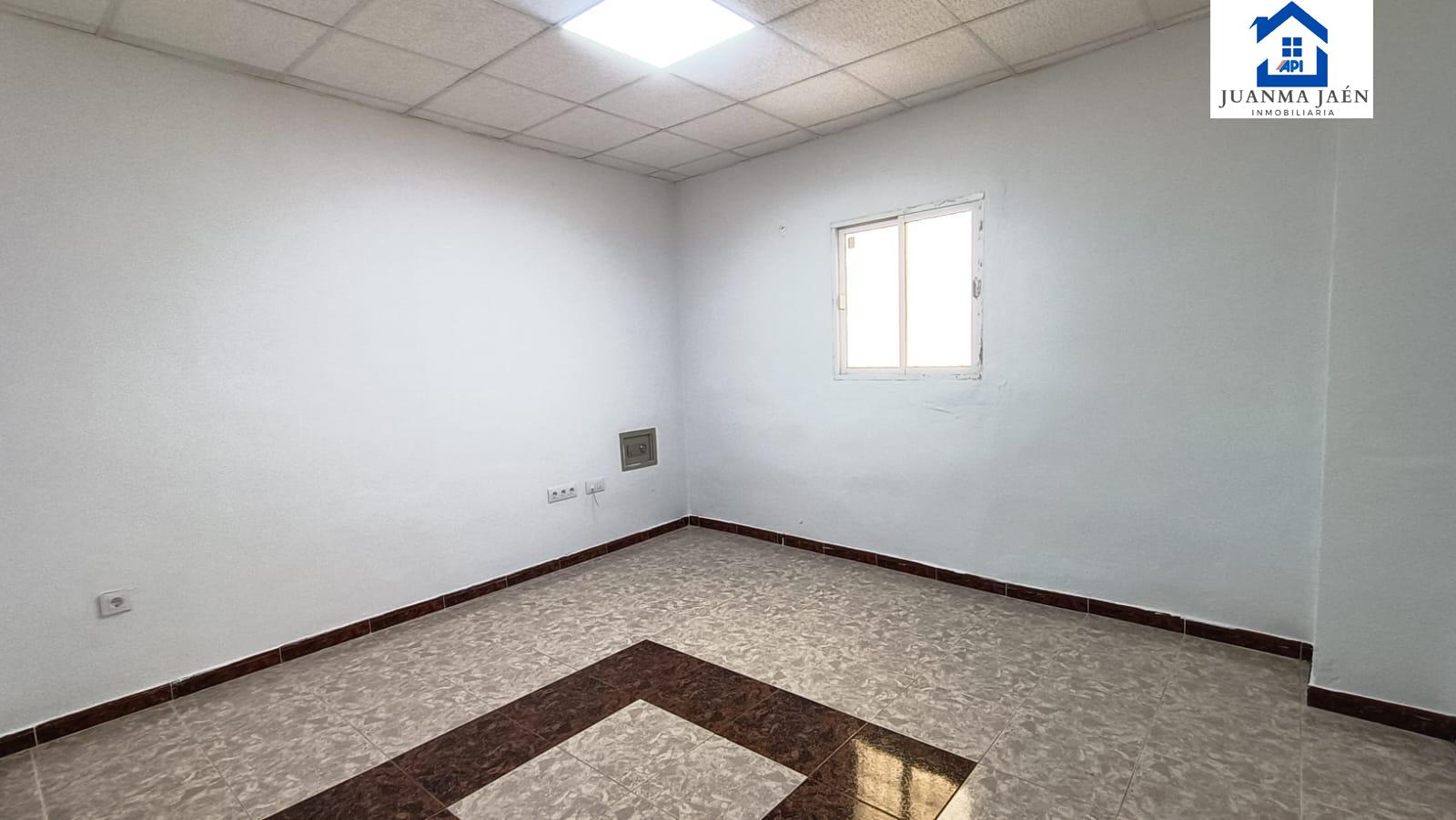 For sale of commercial in San Fernando