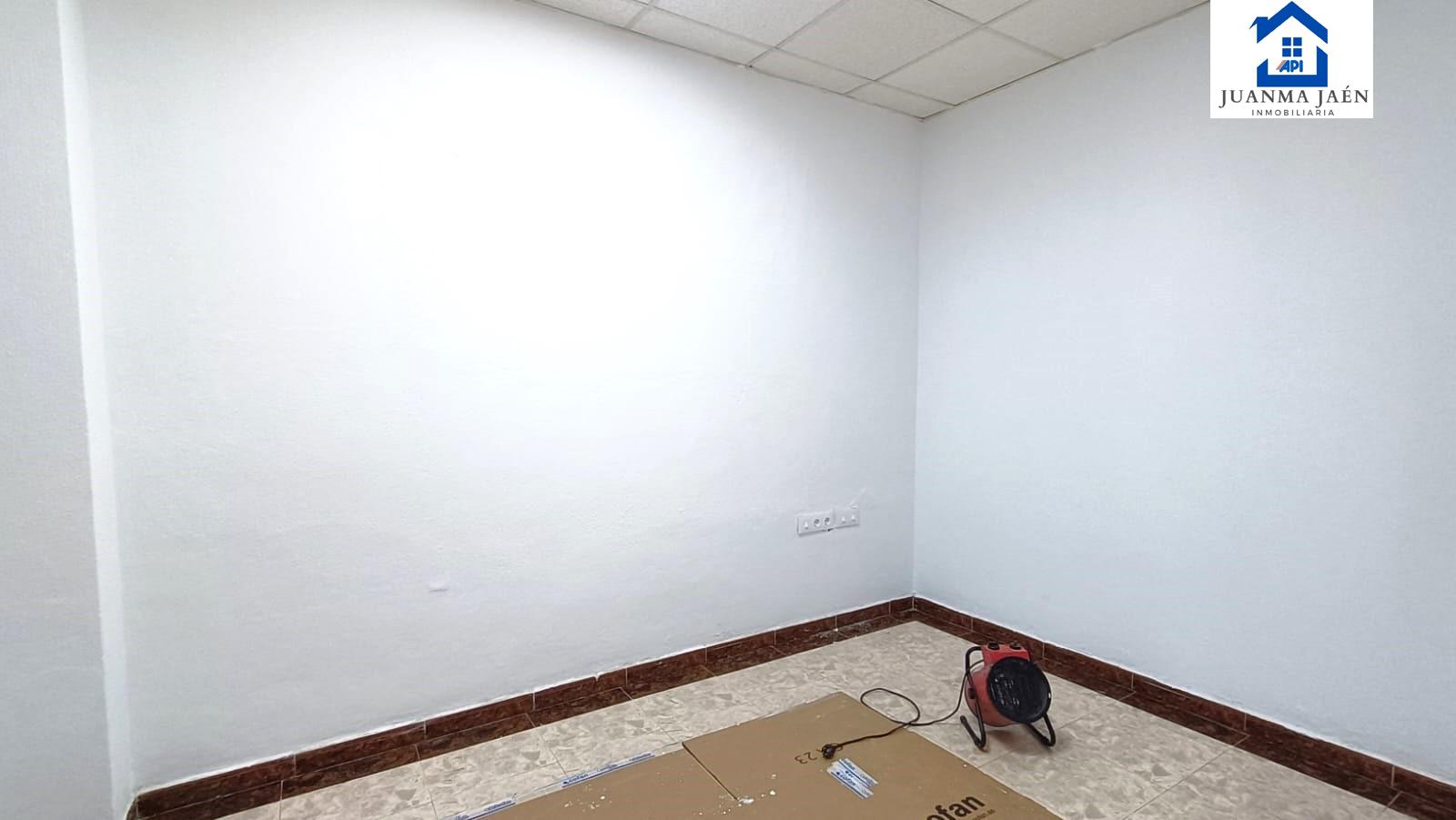 For sale of commercial in San Fernando