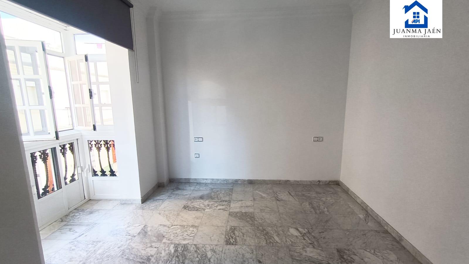 For sale of house in San Fernando