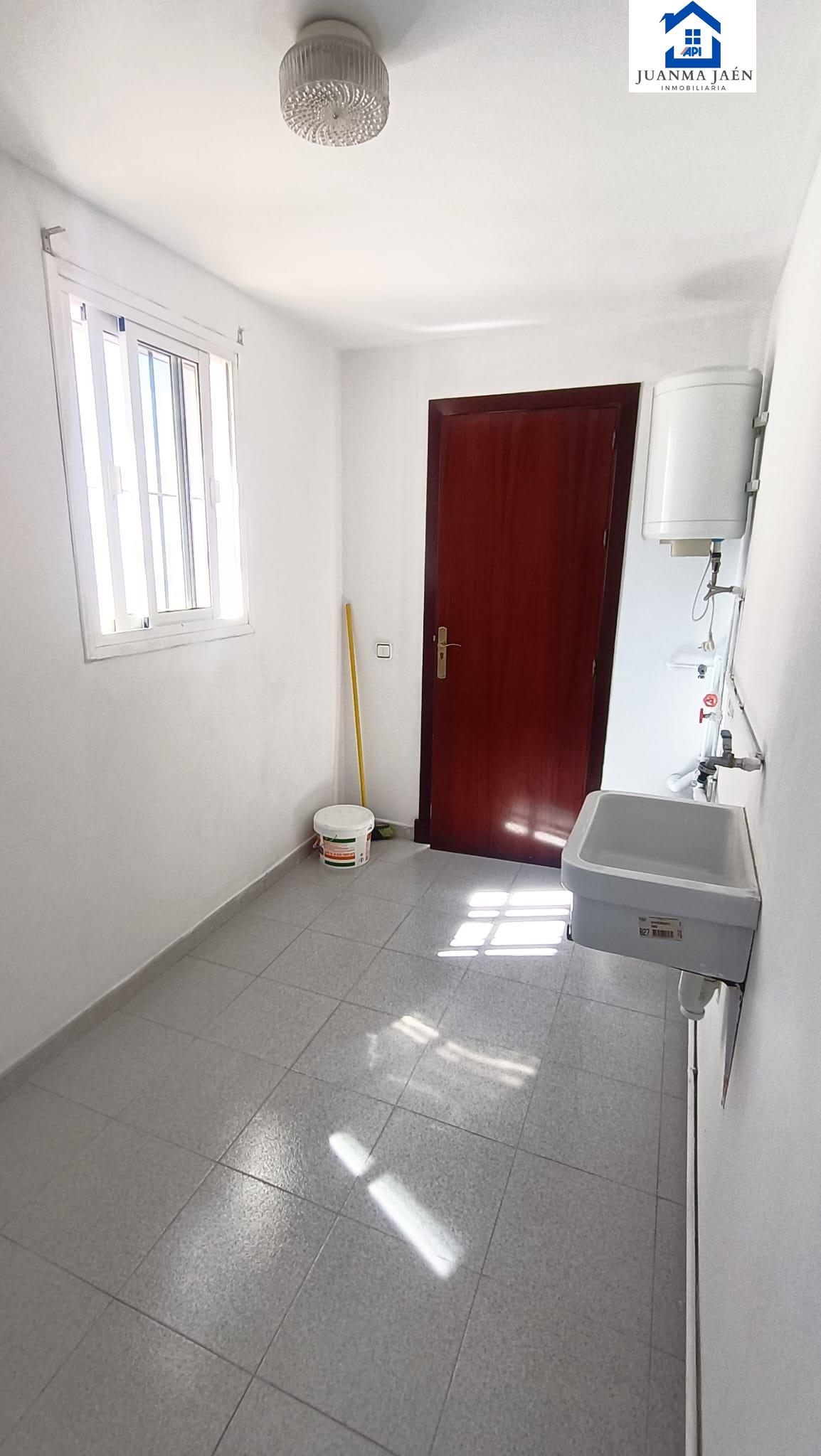For sale of house in San Fernando