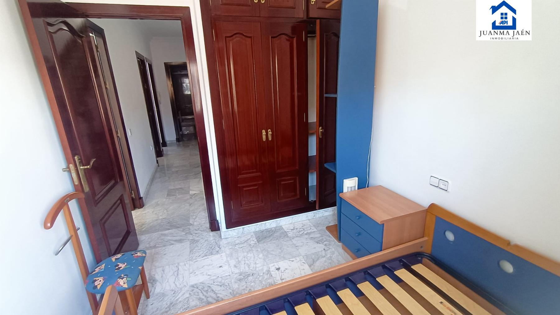 For sale of house in San Fernando