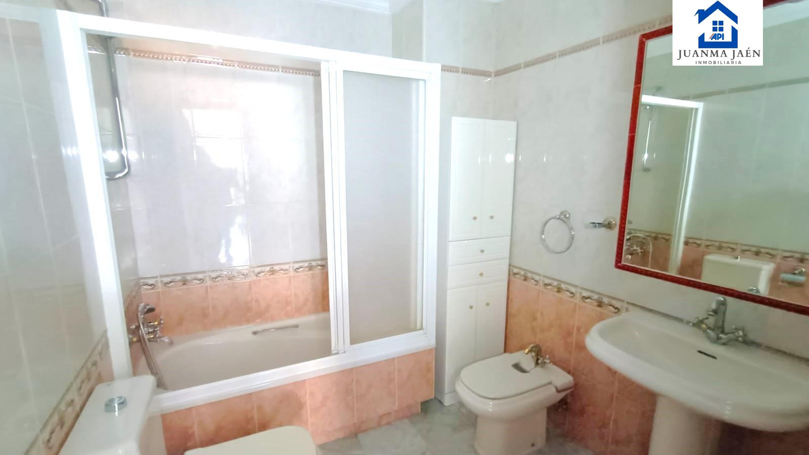 For sale of house in San Fernando