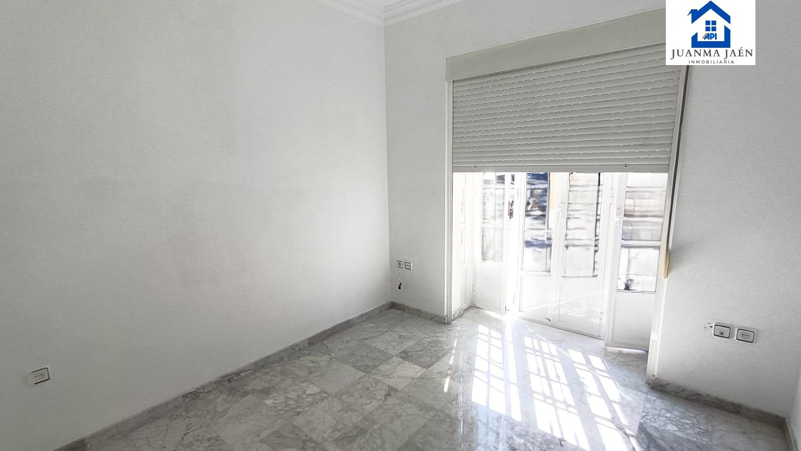 For sale of house in San Fernando