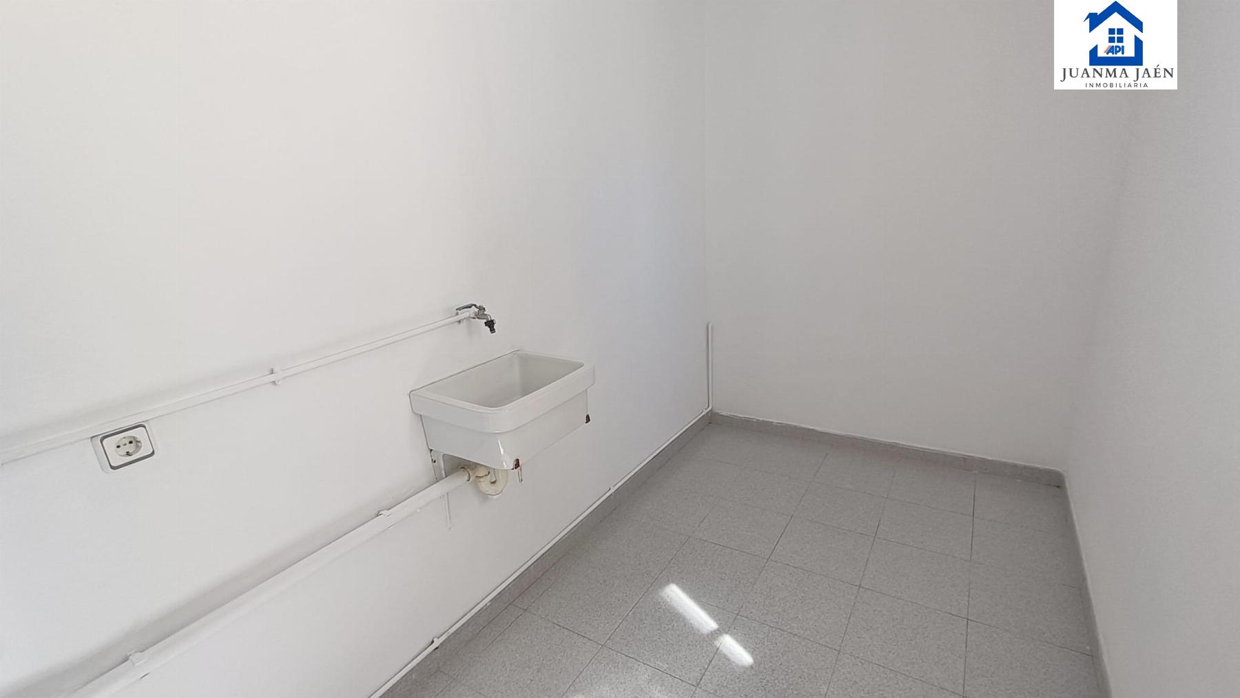 For sale of house in San Fernando